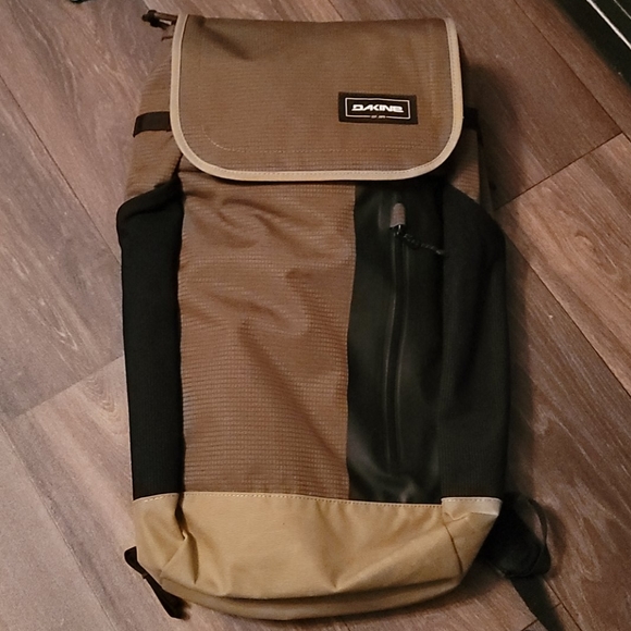 Dakine backpack concourse 28l